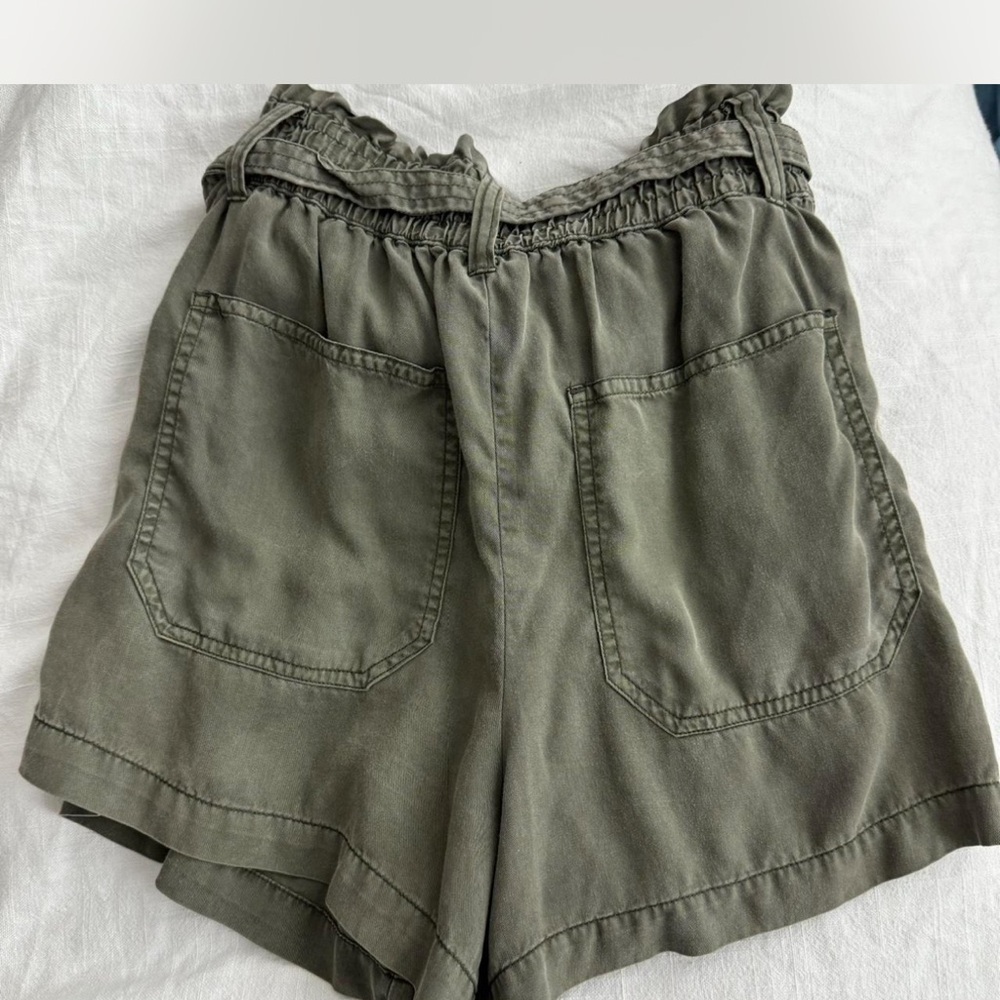Abercrombie Olive Green Women's Shorts Size S - Picture 4 of 4